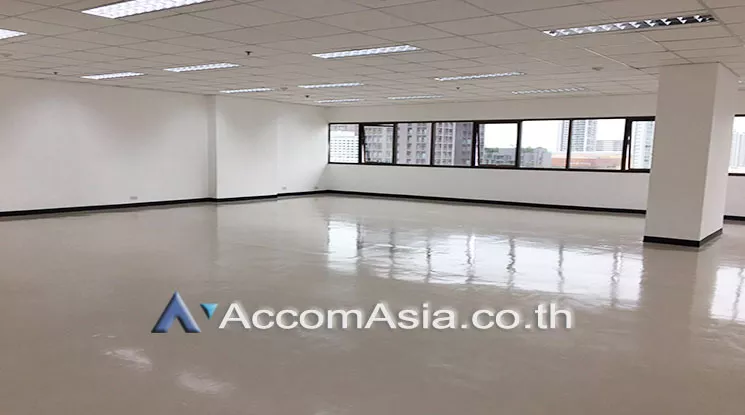  1  Office Space For Rent in Sukhumvit ,Bangkok BTS Ekkamai at Sorachai Building AA15966